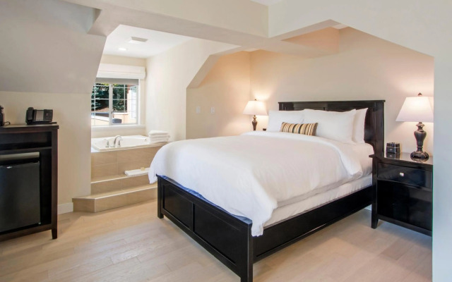 Villa Eyrie Resort