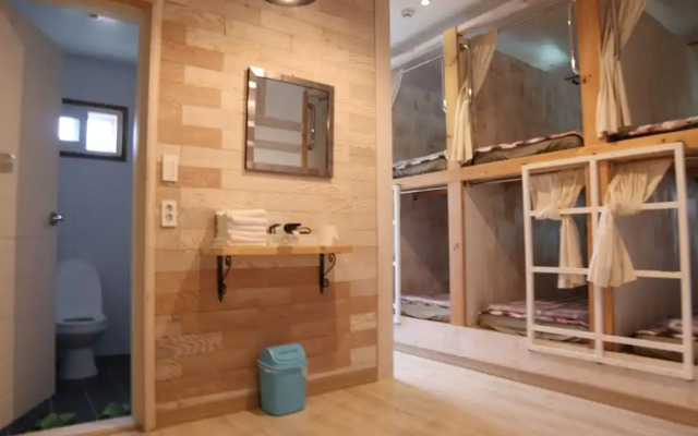 Aria Guesthouse - Hostel