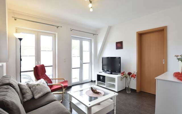 Modern Apartment in Ostseebad Boltenhagen Near Forest