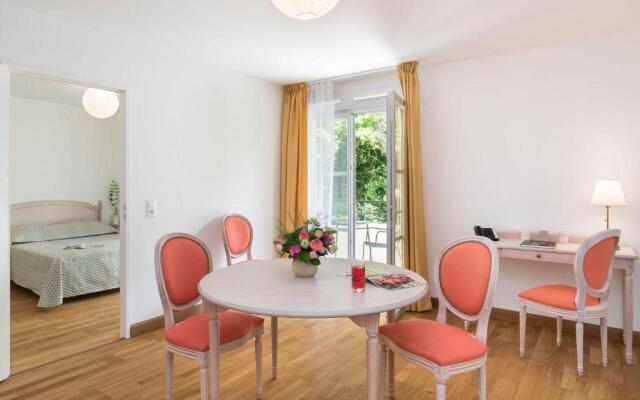 Home Médicis Les Petites Roches