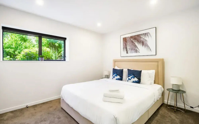 The Perfect Spacious 2BR Getaway-Netflix