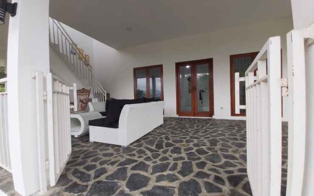 Villa Pesona Karang Hawu Pelabuhan Ratu – Hotel Rooms – Cisolok