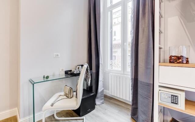 Opera Private Suites