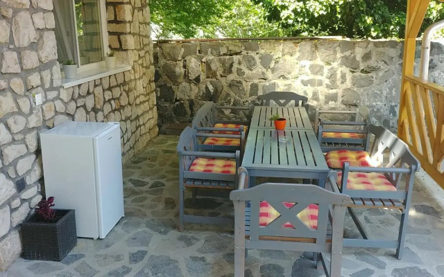 Liliana Apartman és Csónakház