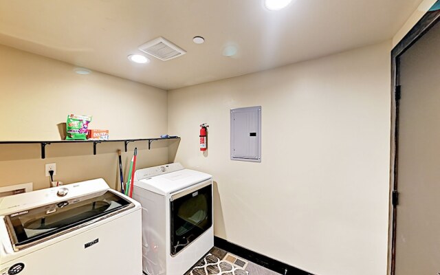 2015 South Lake Tahoe - 4 Br Home