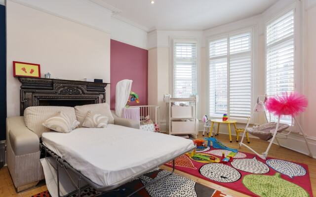 Veeve - The Colour Room