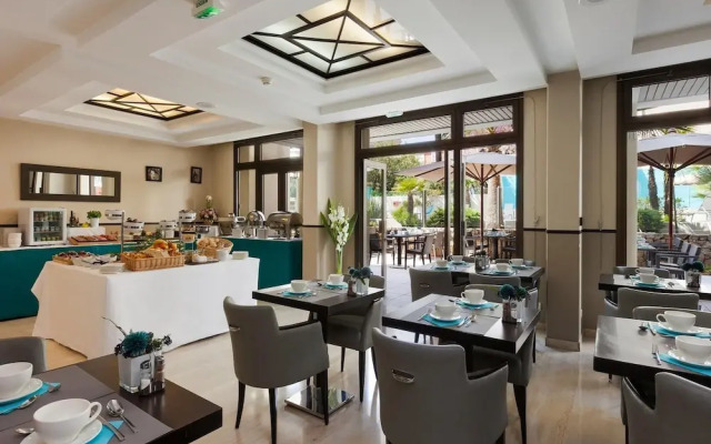 Junior Suite in Cannes for 4 Guests