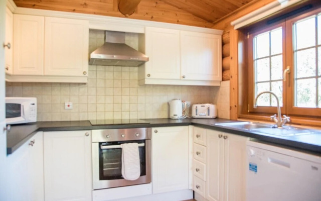 Ash Lodge With Hot Tub, Kingfishers