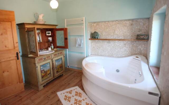 Elegant Villa in Montecosaro Italy with Hot Tub