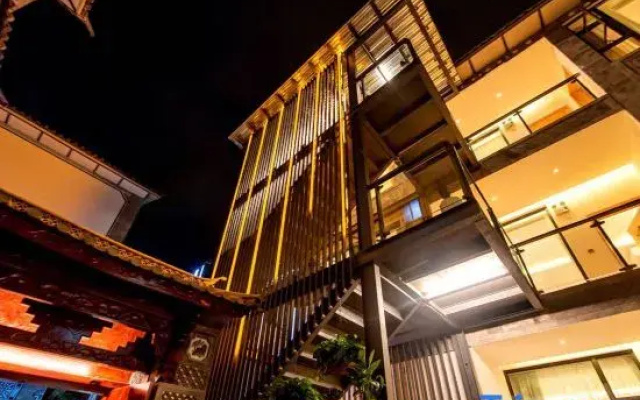 Dali Zhanbo Xiaoyuan Homestay (Dali Ancient Town Branch)