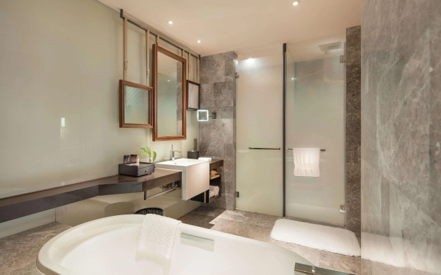 Hilton Dalian Golden Pebble Beach Resort
