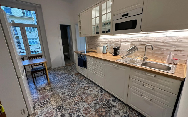 Karlin Balcony Apartment