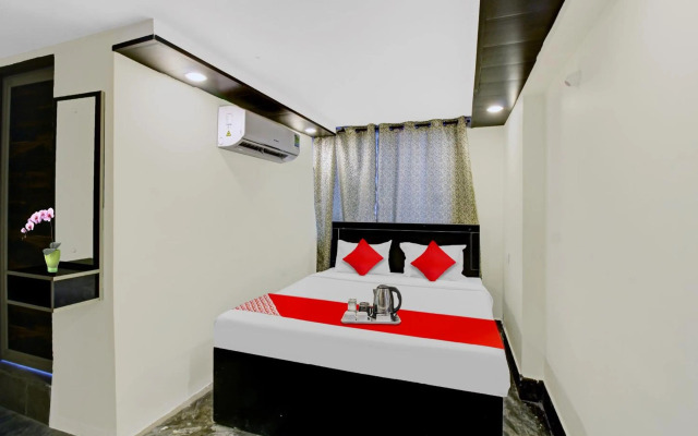 OYO Flagship 70030 Gopika Stay Inn