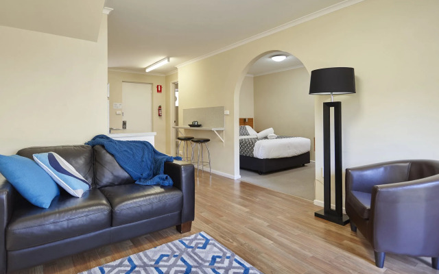 Elphin Motel & Serviced Apartments
