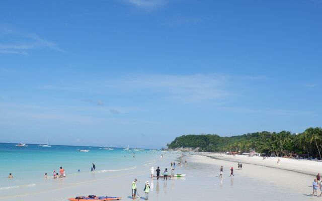 Luxx Boutique Boracay