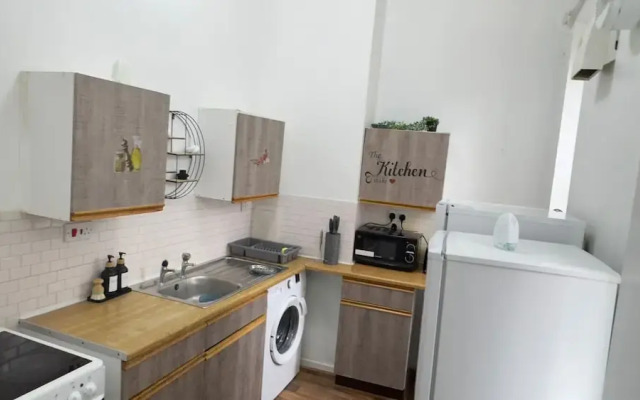 1-bed Apartment, Sleeps 6, in the City Center
