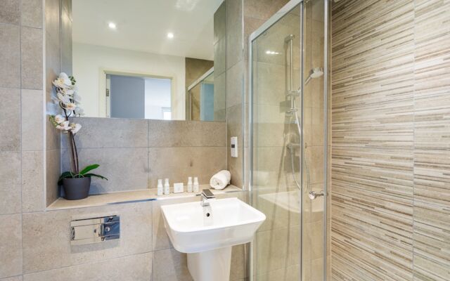 Stunning Brentford Penthouse