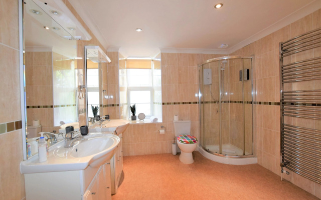 Clifton Serviced Apartments