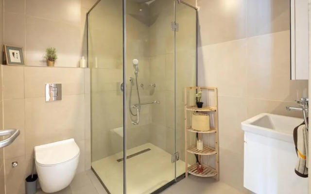 Belfast studio-Blue Waters Property.