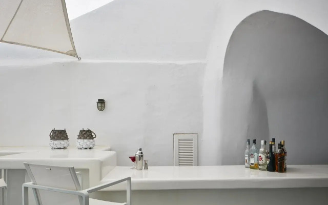 Cliff Side Suites