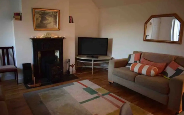 Quaint and Quirky Coastal Cottage Islay