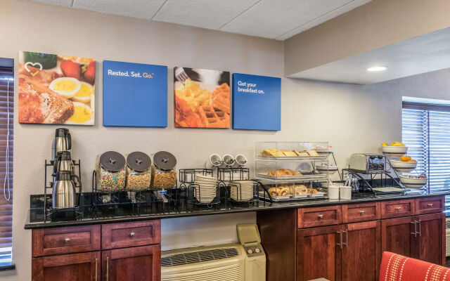 Comfort Inn Grand Rapids Airport