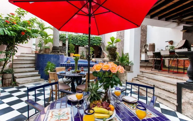 Garlands del Rio Riverside Boutique Hotel