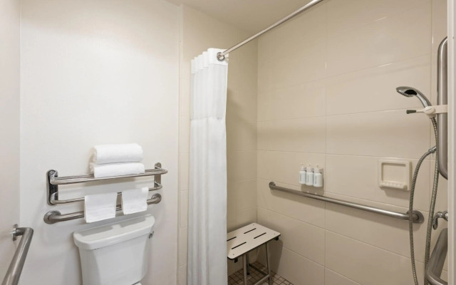 Solara Inn and Suites