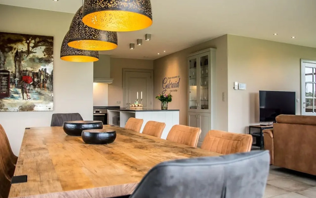 Peaceful Peer Holiday Home