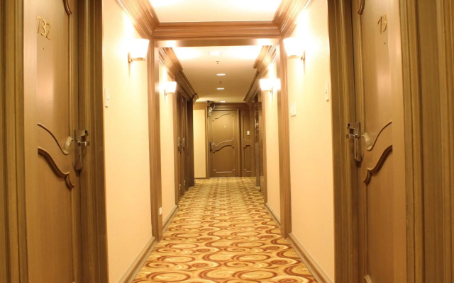Riviera Mansion Hotel