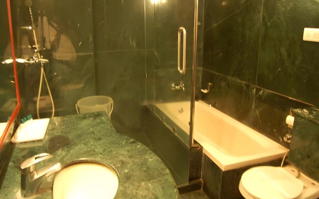 Hotel Diplomat Residency