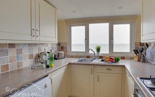 Beach View Apartment 4