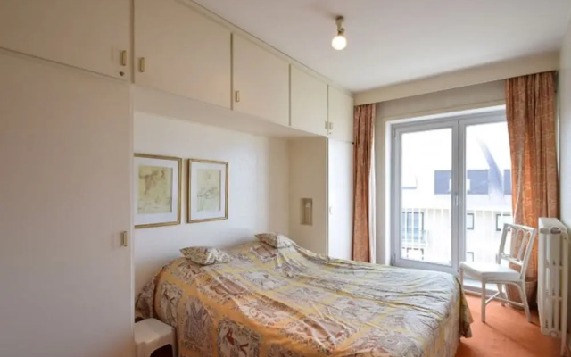 Spacious Seafront Retreat