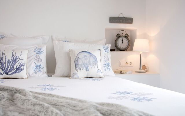 Serifos Houses Diasella