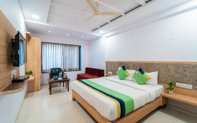 OYO 23365 Hotel Bright Plaza