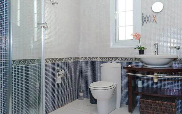 Oceania Paralimni in Paralimni