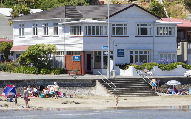 Moana Lodge - Hostel