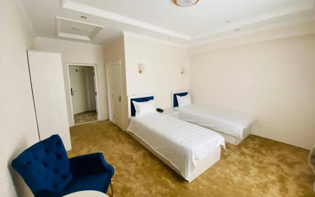 Humo Plaza Hotel