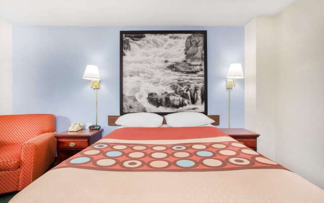 Super 8 by Wyndham Warner Robins