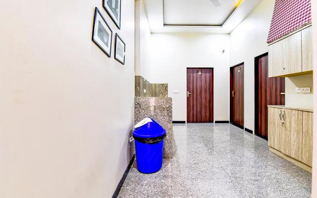 Fabhotel The Castle Homestay