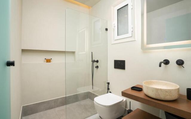 Polis of Naxos Stylish Suites
