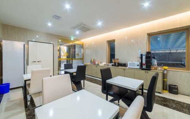CYGNUS Hotel