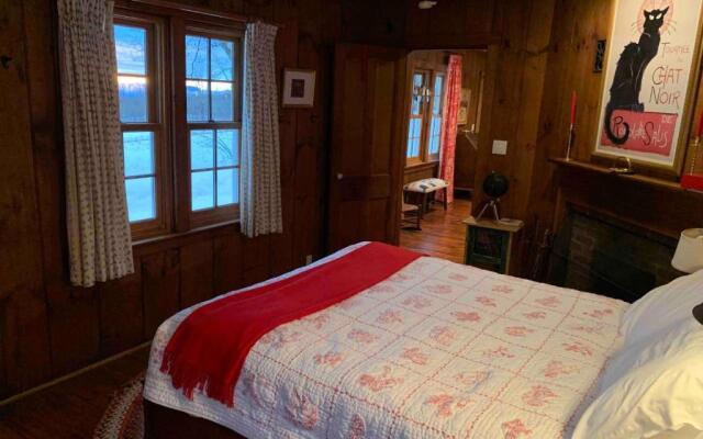 Bromley Farm ski house