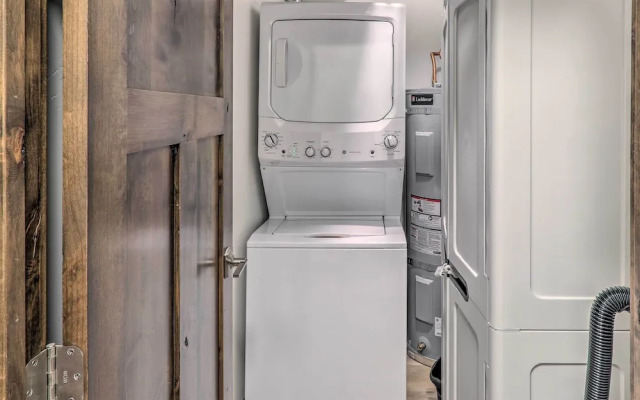 Sleek Columbia Falls Condo: Centrally Located!