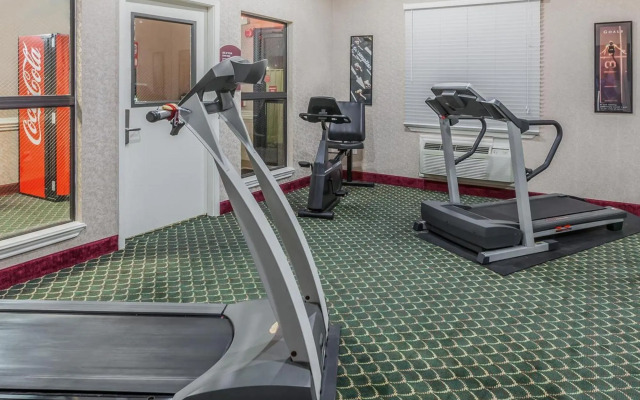 Days Inn & Suites Pasadena
