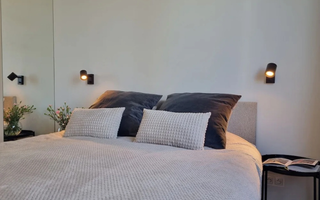 Great City Center Apartment by Renters