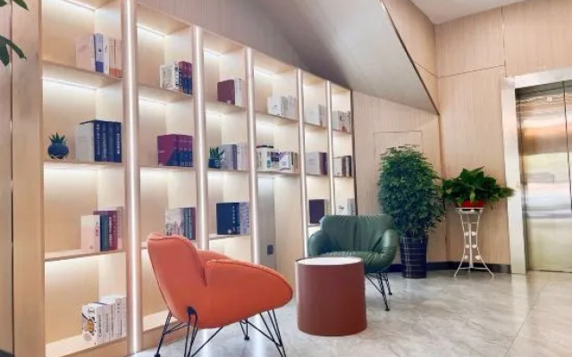 Ruit Hotel (Baixian Square Polka Branch)