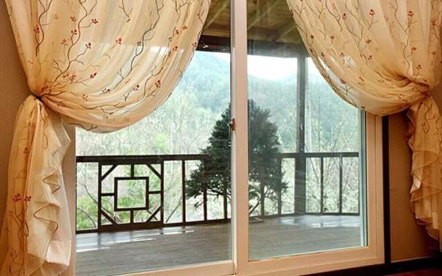 Seasonal Sky Pension
