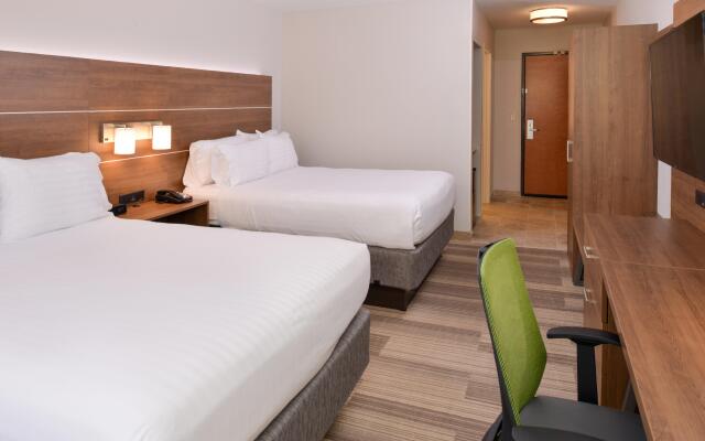 Holiday Inn Express & Suites Parkersburg-Mineral Wells by IHG