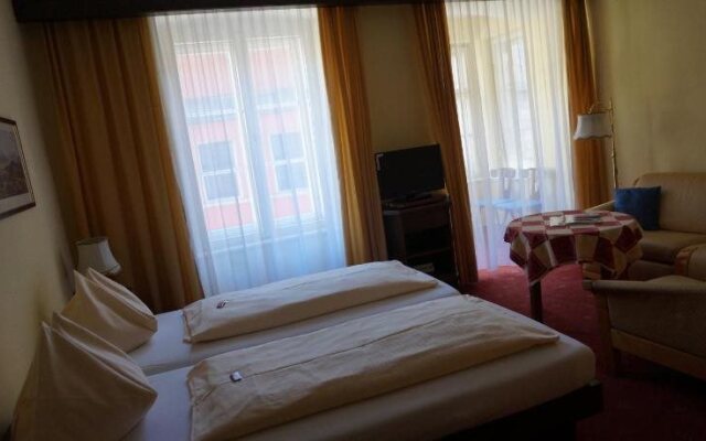 Hotel Restaurant Weinhaus Happ